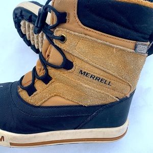 Little boy winter boots